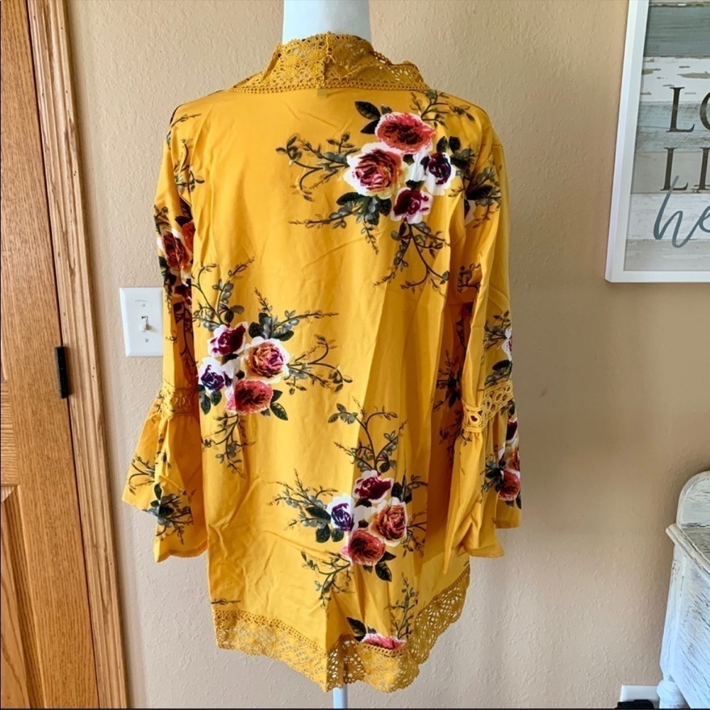 Nwot Floral Bell Sleeve Lace Embroidered Kimono - Picture 4 of 5